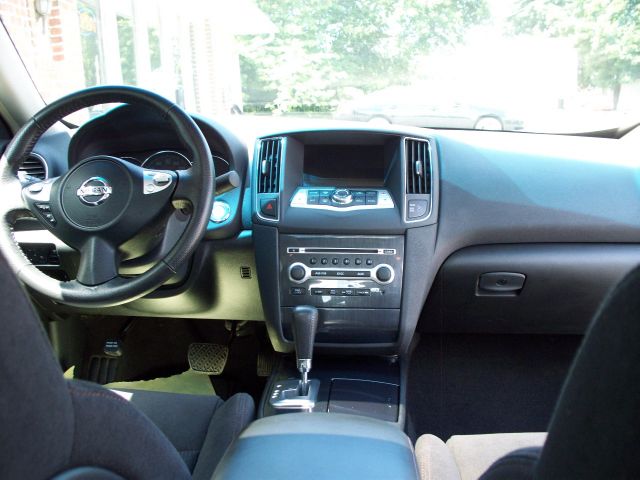 2012 Nissan Maxima XR