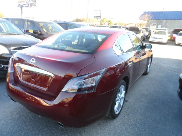 2012 Nissan Maxima XR