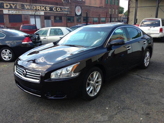 2012 Nissan Maxima XR