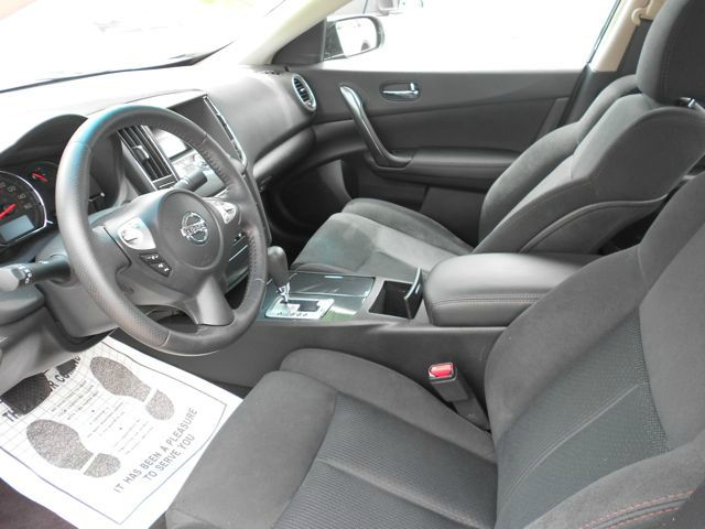 2012 Nissan Maxima XR