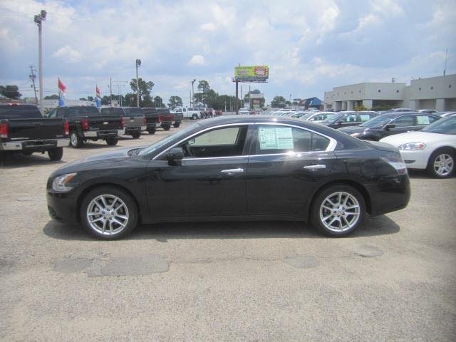 2013 Nissan Maxima Unknown