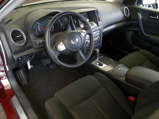 2013 Nissan Maxima XR
