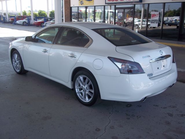 2013 Nissan Maxima XR