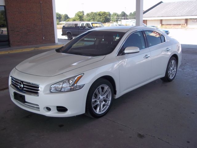 2013 Nissan Maxima XR
