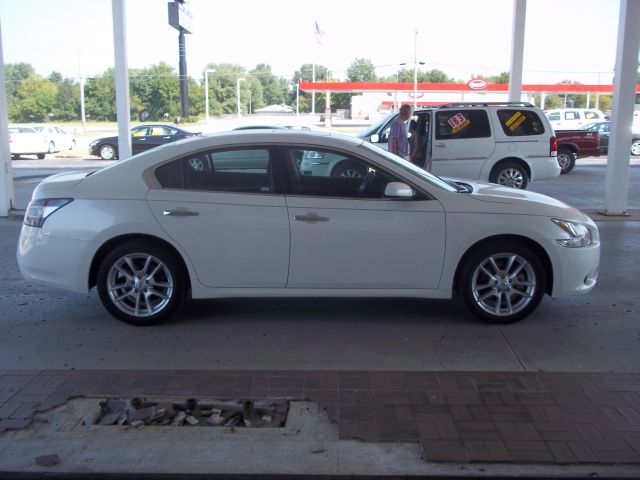 2013 Nissan Maxima XR