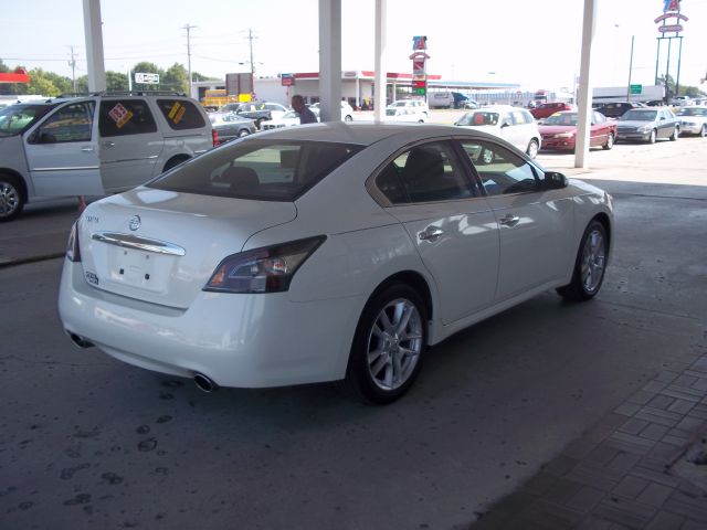 2013 Nissan Maxima XR