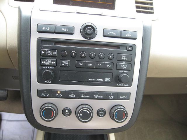 2005 Nissan Murano Lariat Crew Cab 4WD DRW