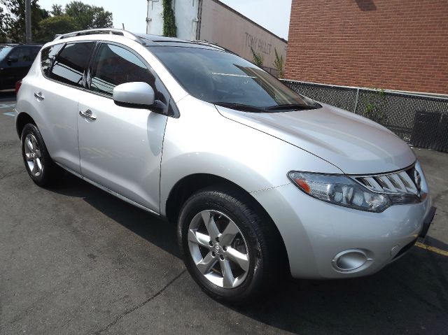 2010 Nissan Murano Leather, 3rd Row 4x4 Sunroof