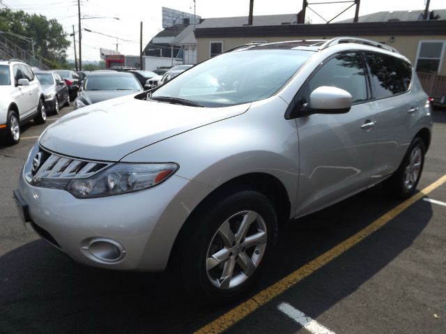 2010 Nissan Murano Leather, 3rd Row 4x4 Sunroof