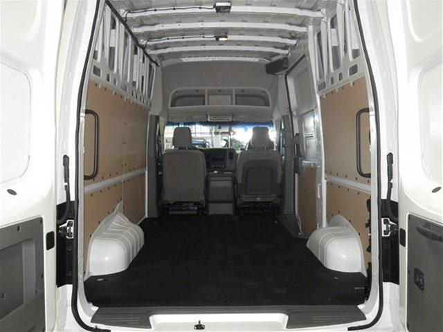 2013 Nissan NV 2DR 3.8 GRD TOUR AT