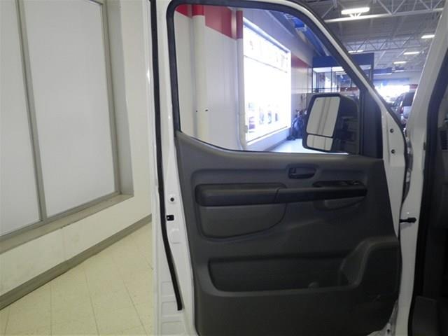 2013 Nissan NV 2DR 3.8 GRD TOUR AT