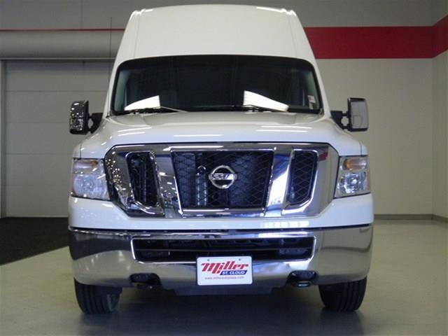 2013 Nissan NV 2DR 3.8 GRD TOUR AT