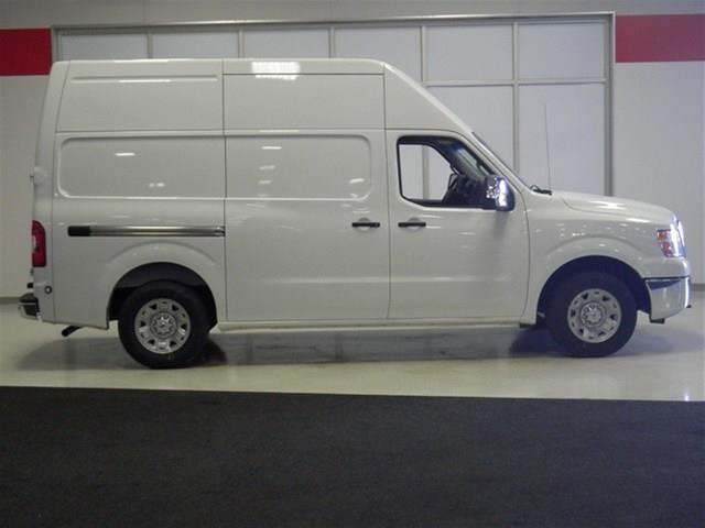 2013 Nissan NV 2DR 3.8 GRD TOUR AT