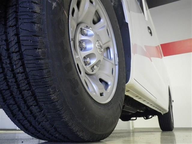 2013 Nissan NV 2DR 3.8 GRD TOUR AT