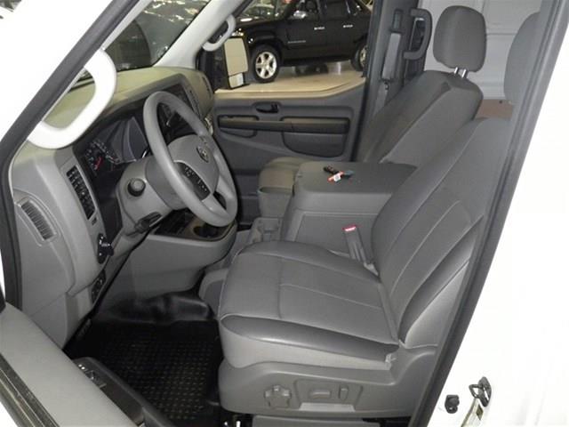 2013 Nissan NV 2DR 3.8 GRD TOUR AT