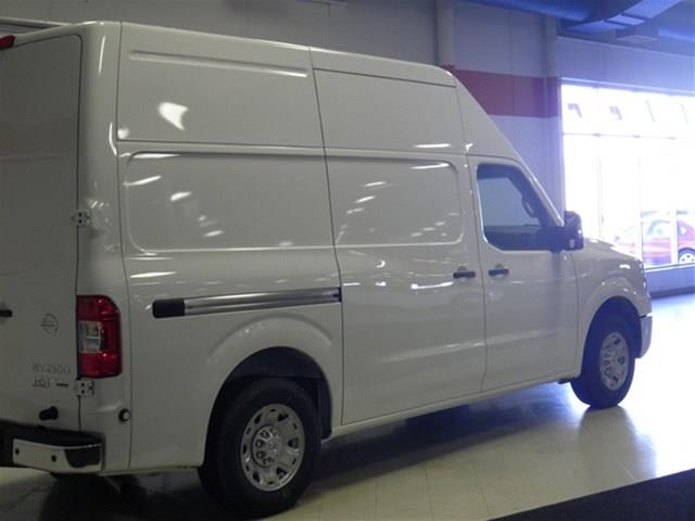 2013 Nissan NV 2DR 3.8 GRD TOUR AT