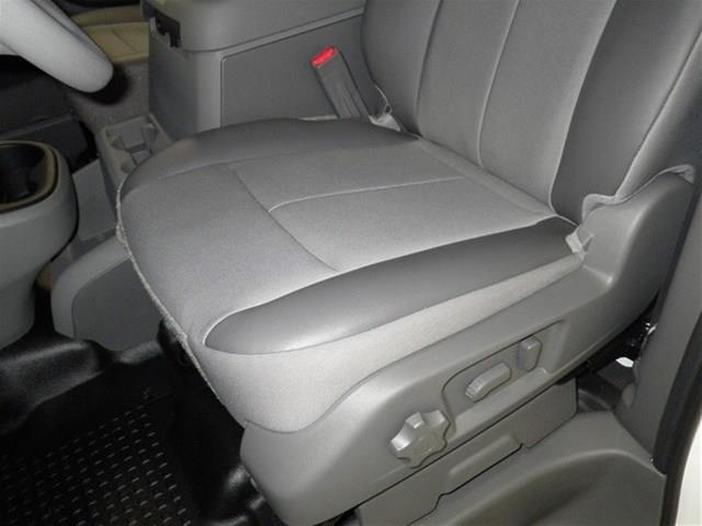 2013 Nissan NV 2DR 3.8 GRD TOUR AT