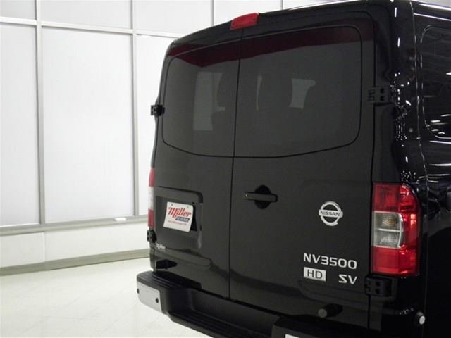 2013 Nissan NV3500 2DR 3.8 GRD TOUR AT