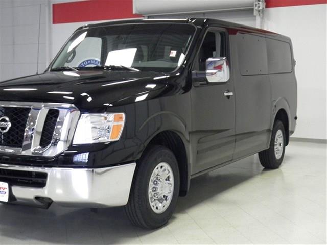 2013 Nissan NV3500 2DR 3.8 GRD TOUR AT