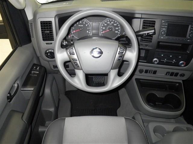 2013 Nissan NV3500 2DR 3.8 GRD TOUR AT