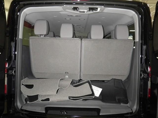 2013 Nissan NV3500 2DR 3.8 GRD TOUR AT