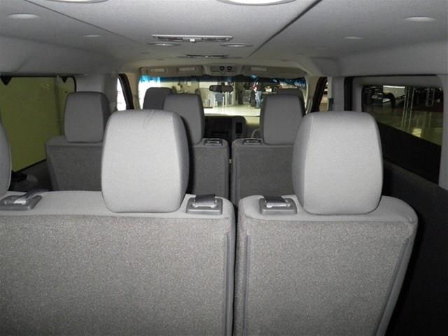 2013 Nissan NV3500 2DR 3.8 GRD TOUR AT