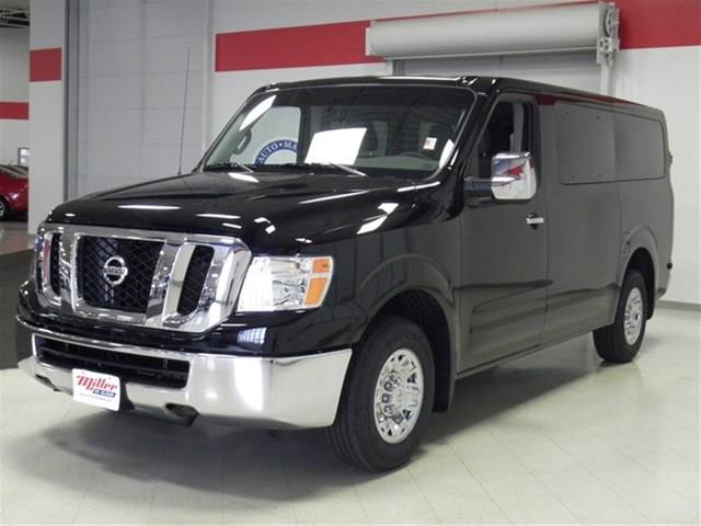 2013 Nissan NV3500 2DR 3.8 GRD TOUR AT