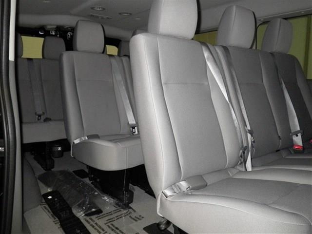 2013 Nissan NV3500 2DR 3.8 GRD TOUR AT