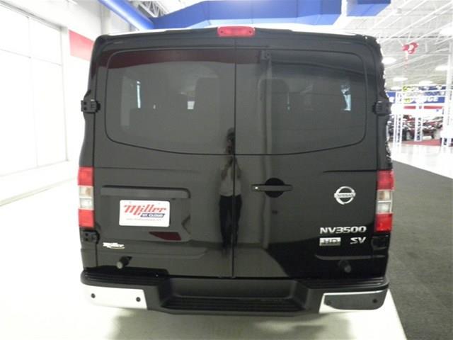 2013 Nissan NV3500 2DR 3.8 GRD TOUR AT