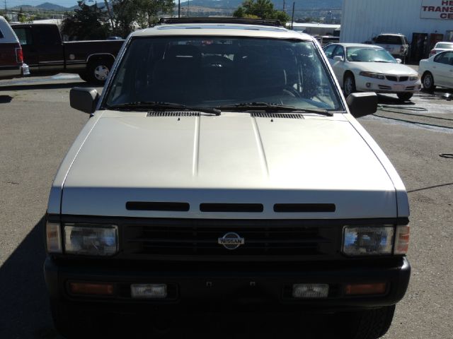 1994 Nissan Pathfinder SE