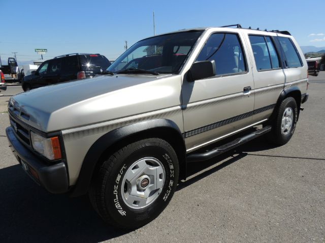 1994 Nissan Pathfinder SE