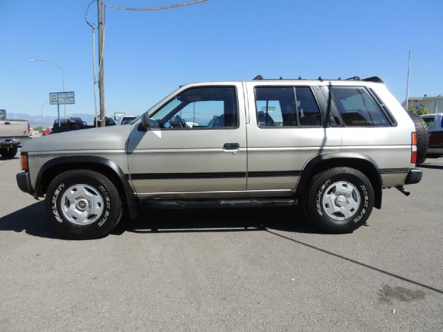 1994 Nissan Pathfinder SE