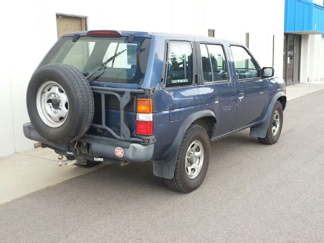 1995 Nissan Pathfinder X Custom