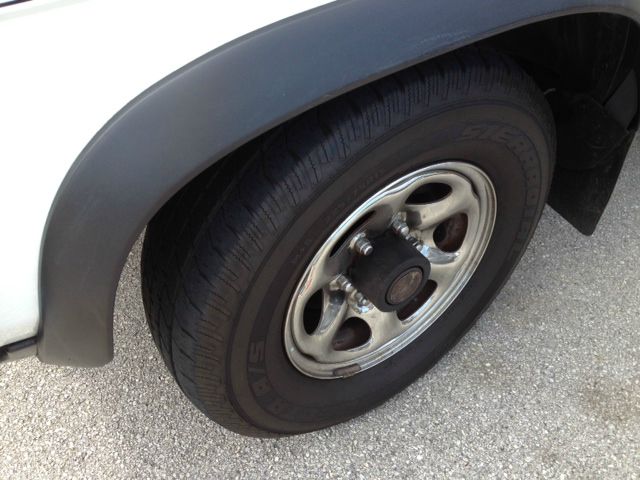 1995 Nissan Pathfinder EX-L AWD