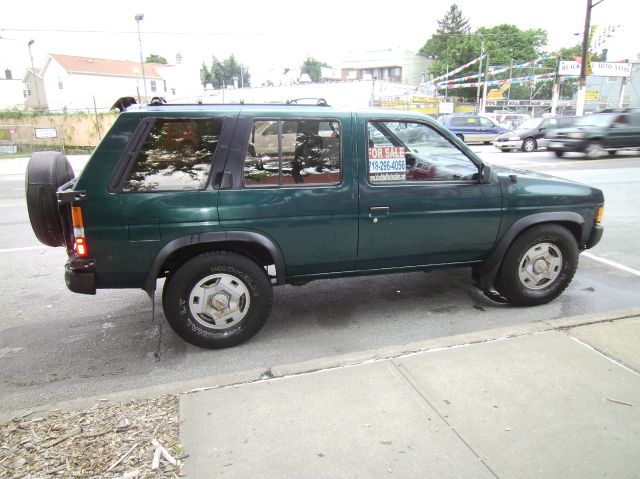 1995 Nissan Pathfinder 4dr Quad Cab HD