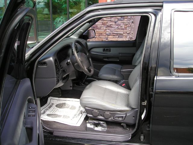 1996 Nissan Pathfinder SE