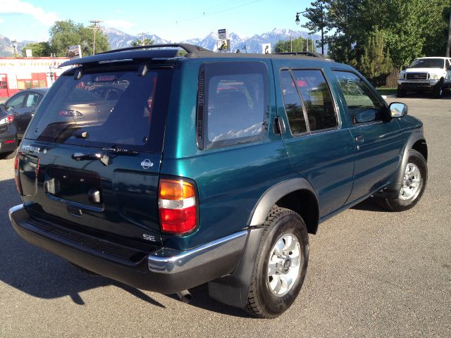 1996 Nissan Pathfinder 4dr Quad Cab HD