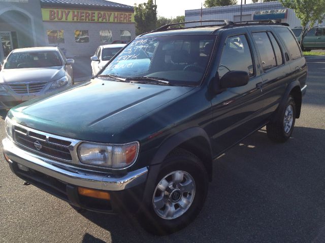 1996 Nissan Pathfinder 4dr Quad Cab HD