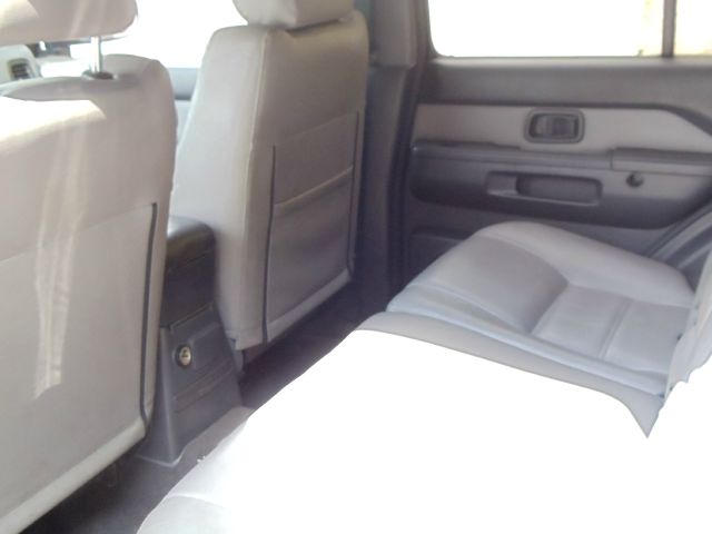 1996 Nissan Pathfinder 4dr Quad Cab HD