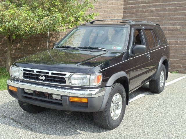 1996 Nissan Pathfinder 4dr Quad Cab HD