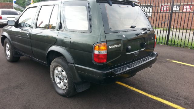 1996 Nissan Pathfinder Unknown