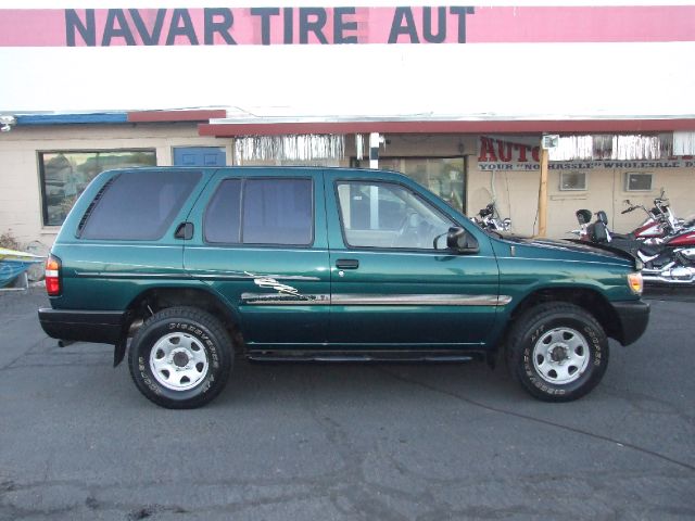 1996 Nissan Pathfinder 3.0L Auto ES