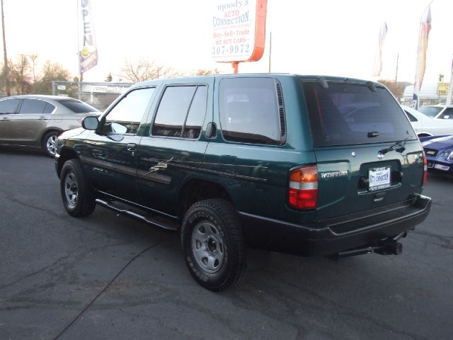1996 Nissan Pathfinder 3.0L Auto ES