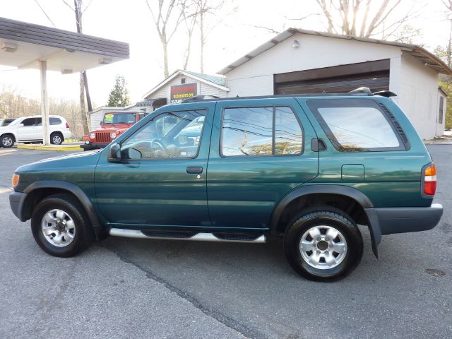 1996 Nissan Pathfinder EX-L AWD