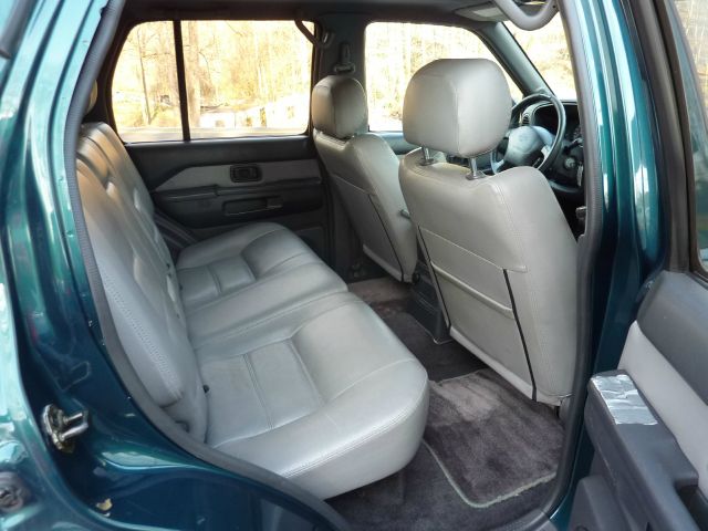 1996 Nissan Pathfinder EX-L AWD