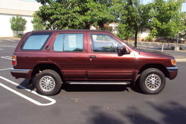 1997 Nissan Pathfinder EX-L AWD