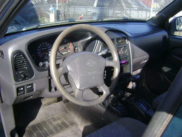 1997 Nissan Pathfinder 4dr Quad Cab HD