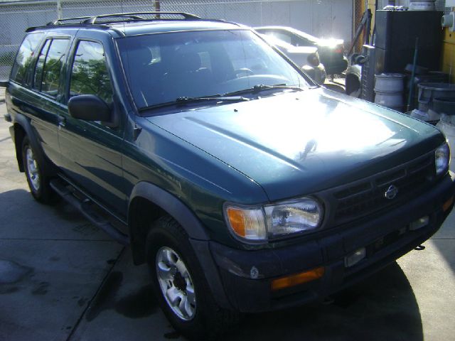 1997 Nissan Pathfinder 4dr Quad Cab HD