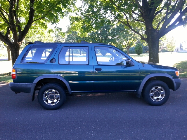 1997 Nissan Pathfinder 4dr Quad Cab HD