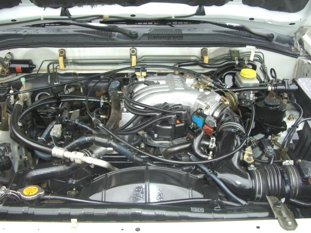 1997 Nissan Pathfinder 4dr Quad Cab HD